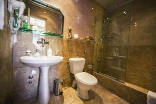 Отель David Hotel Тбилиси Семейный номер-4